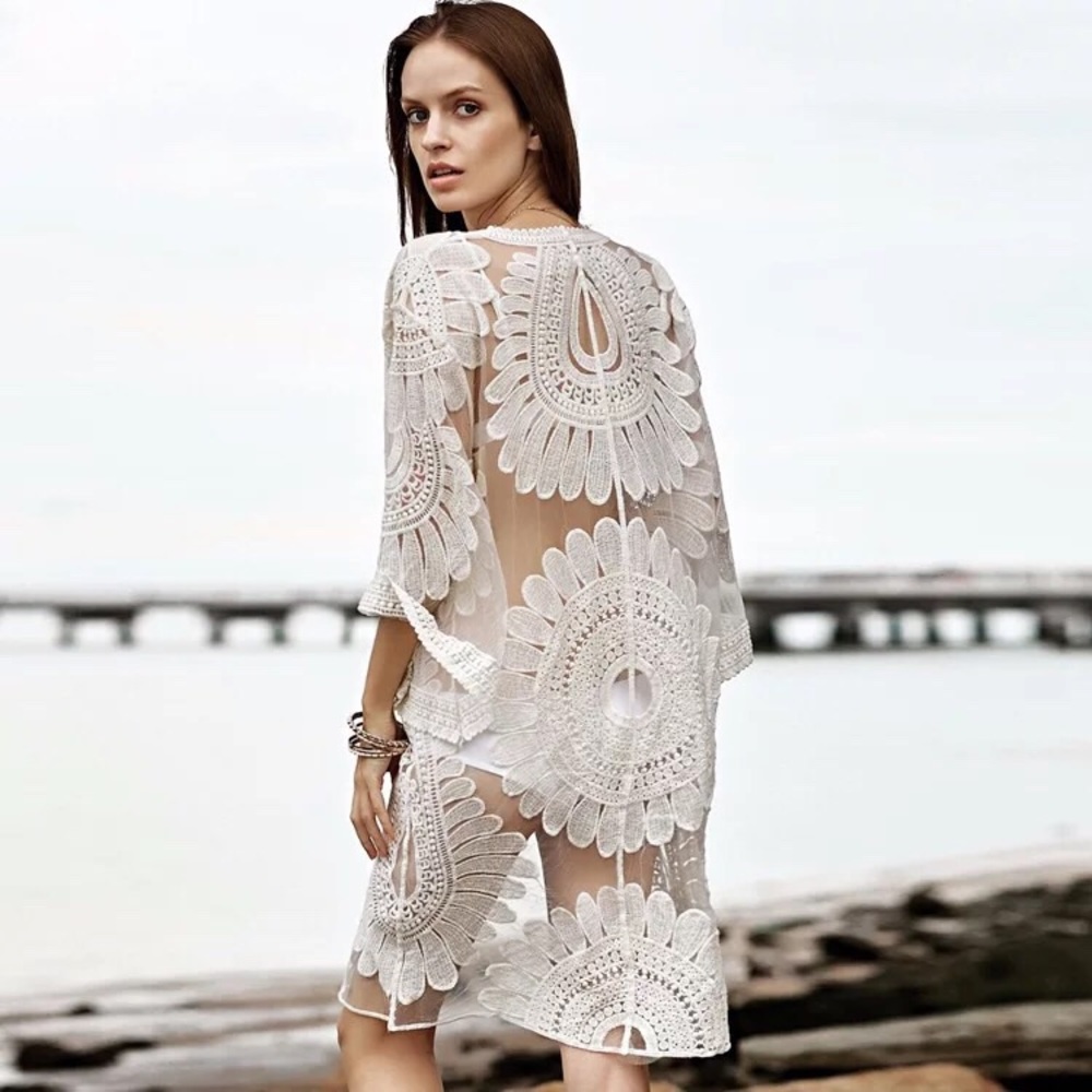 White/creamy beach coverup - Picture 4 of 7